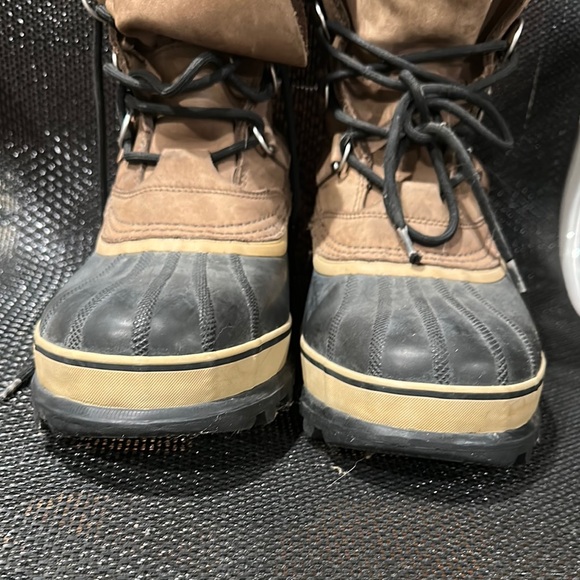 Vintage Sorel Caribou Brown and Black Boots - Picture 5 of 10
